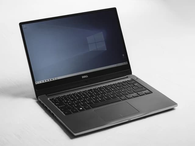 Lenovo ThinkPad T490 | i5 8th GEN | 8GB RAM | 256GB SSD | UHD Graphics | 14 inch | Touch | Used